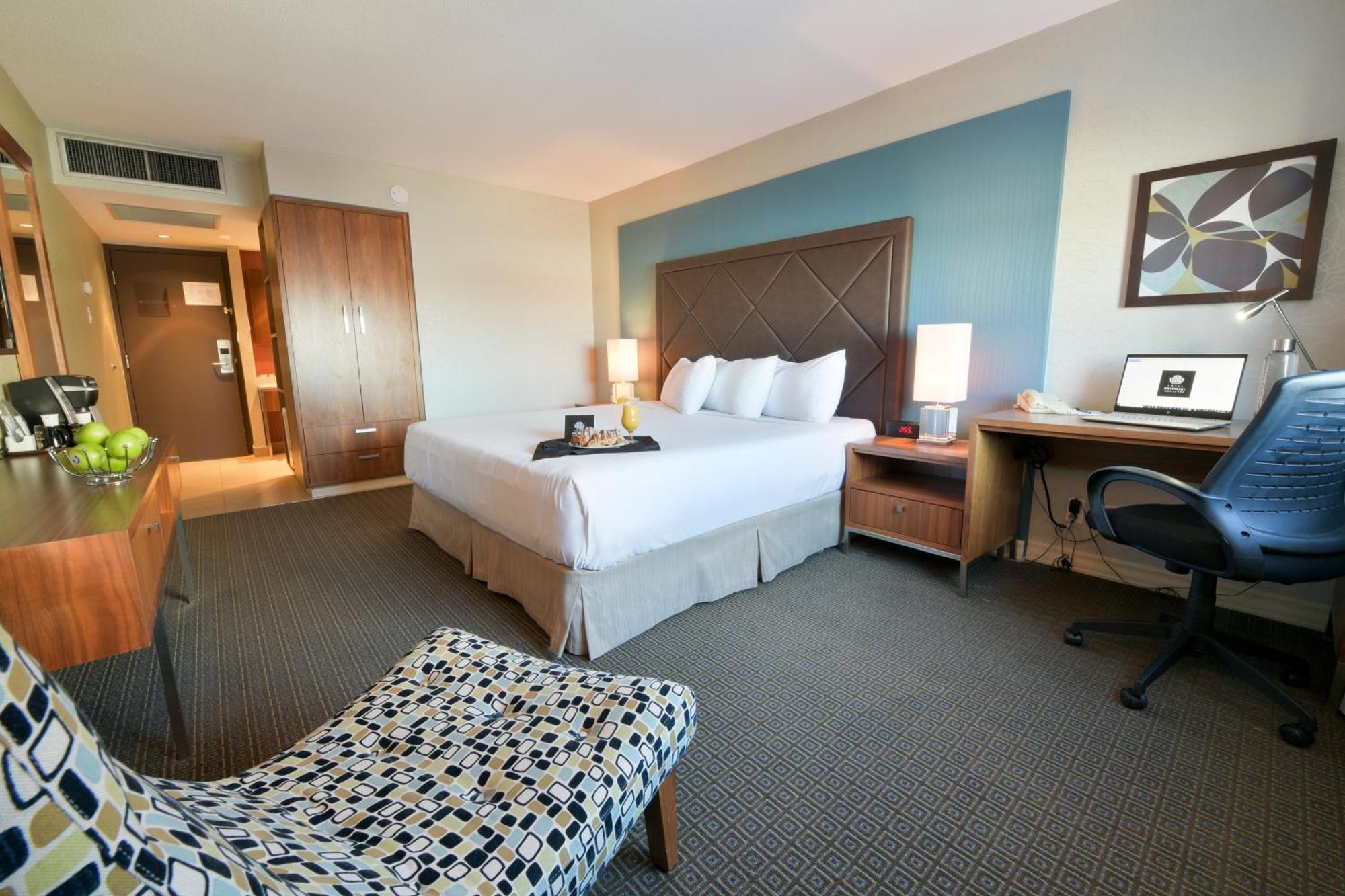 Superior Room 1 king bed